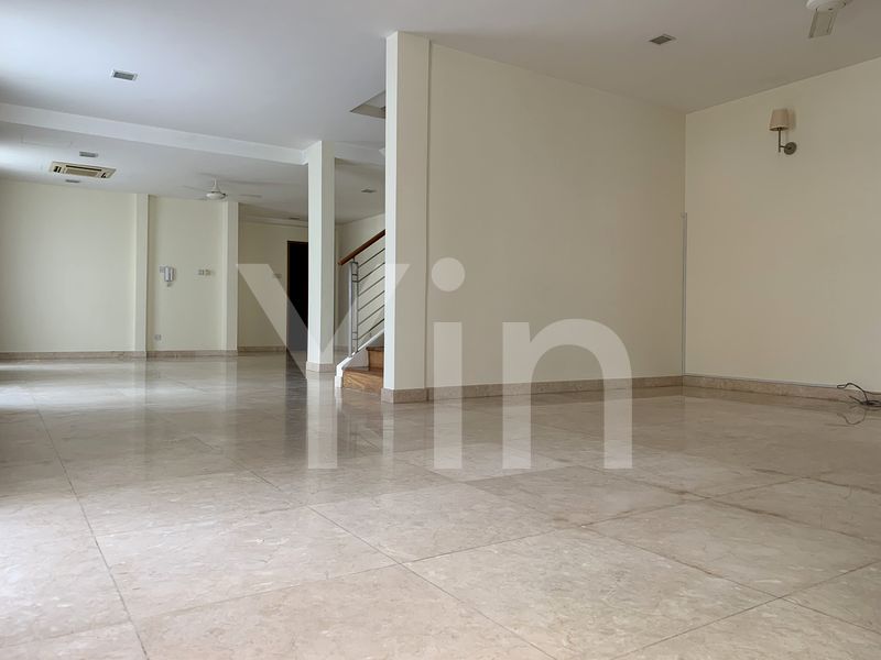 4 Bed Semi-Detached House (Landed) for Rent in  Mount Sinai Lane - Image 4